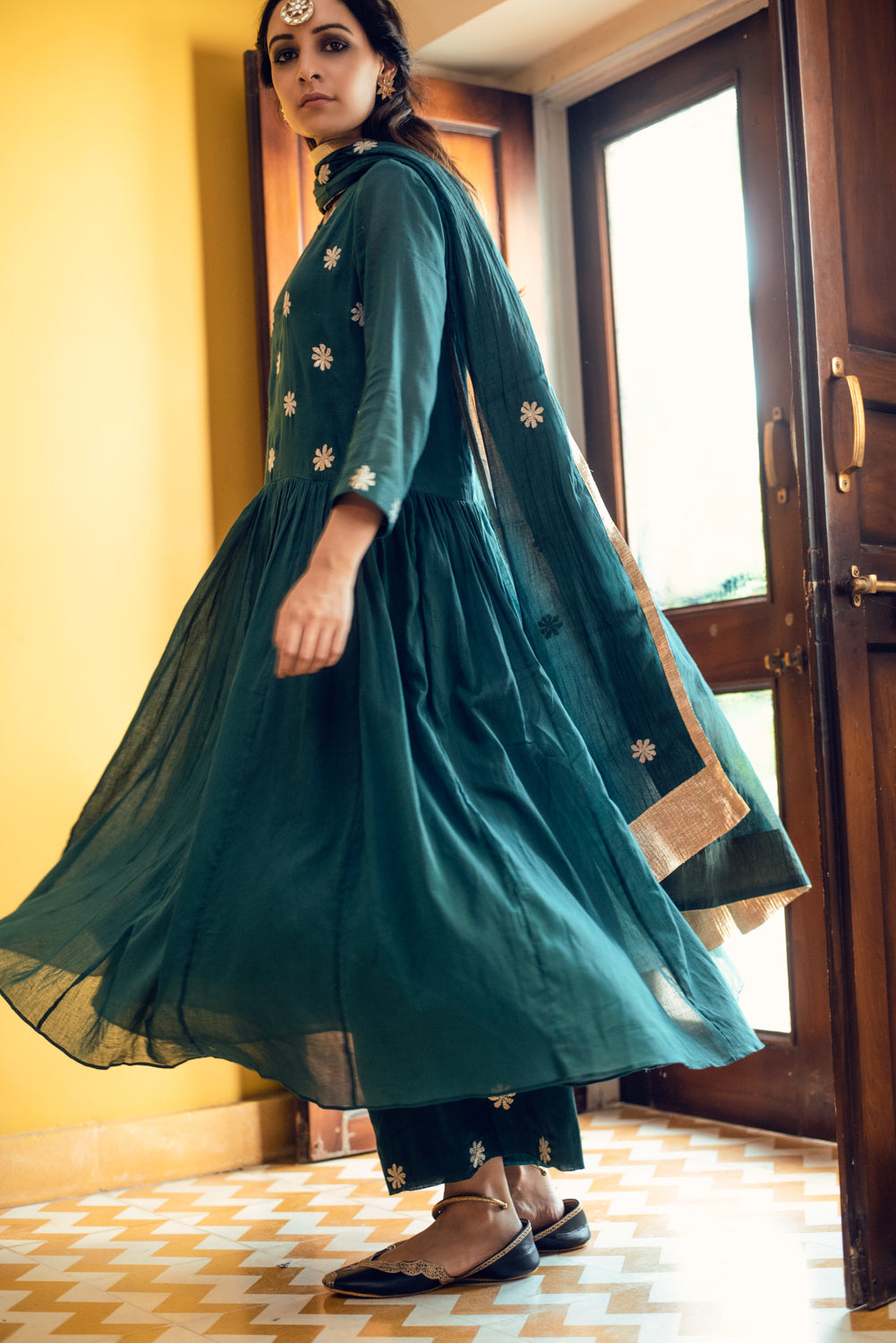 AAFREEN FLOWER GOTA YOKE GATHER DROP WAIST GATHER ANARKALI SET 0F 3 - EMERALD GREEN