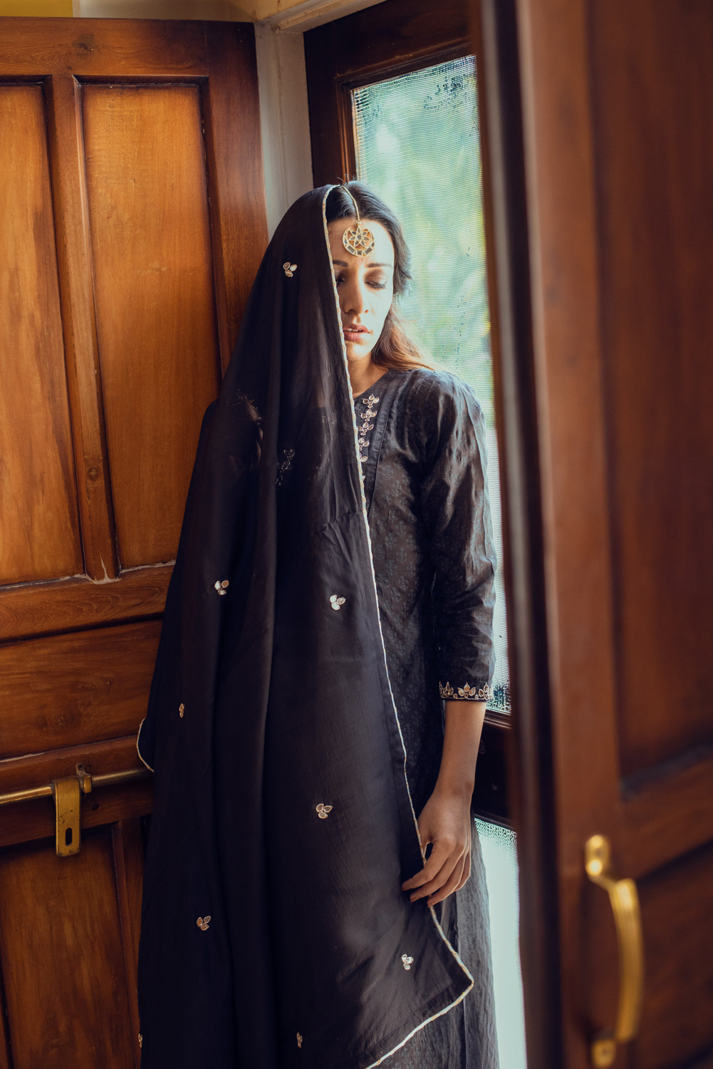 AAFREEN BLACK GOTA PATTI YOKE SET OF 3