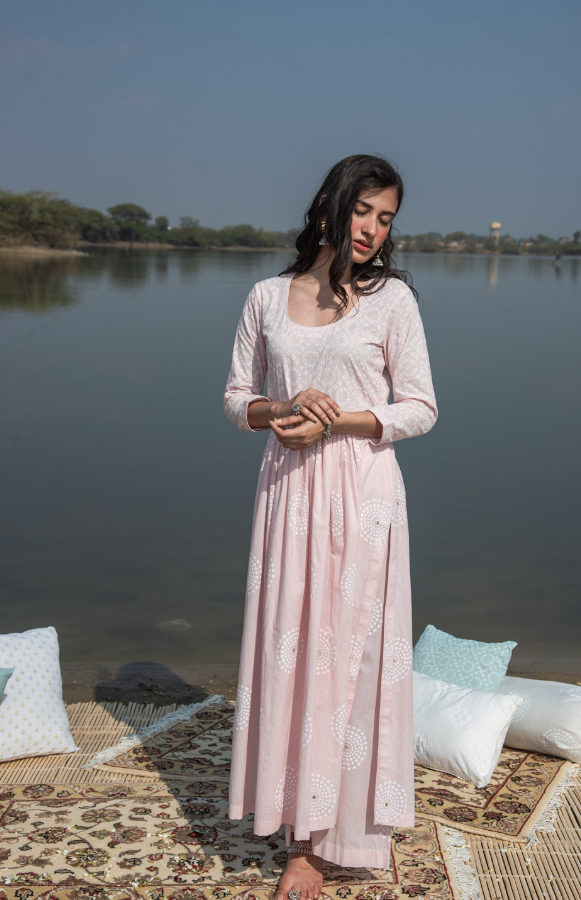 MASAKALI PALE PINK BANDHANI YOKE GATHERED SUIT WITH MUL DUPATTA - SET OF 3 - Ready to ship