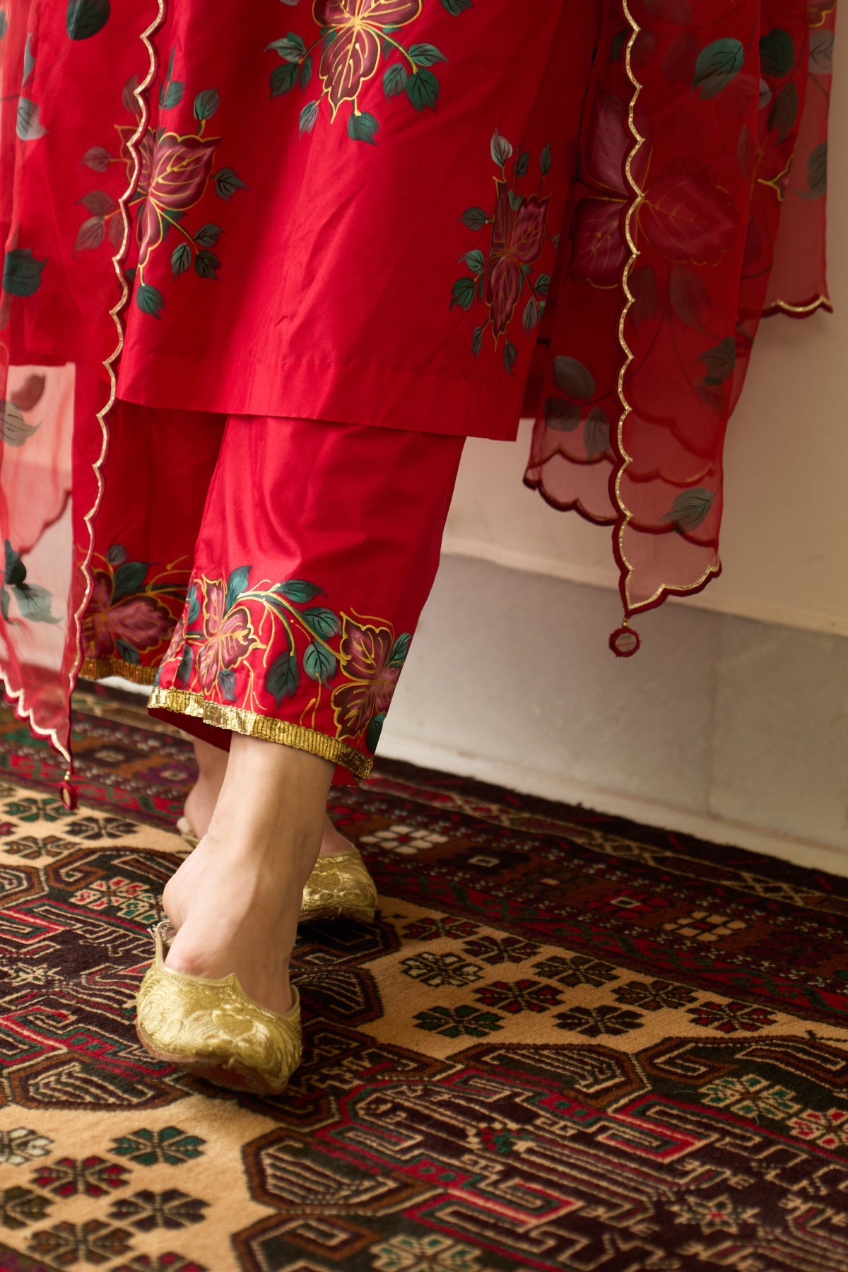 Saanjh Red Silk Handpaint Sweetheart Kurta With Palazzo And Dupatta ( Set Of 3)